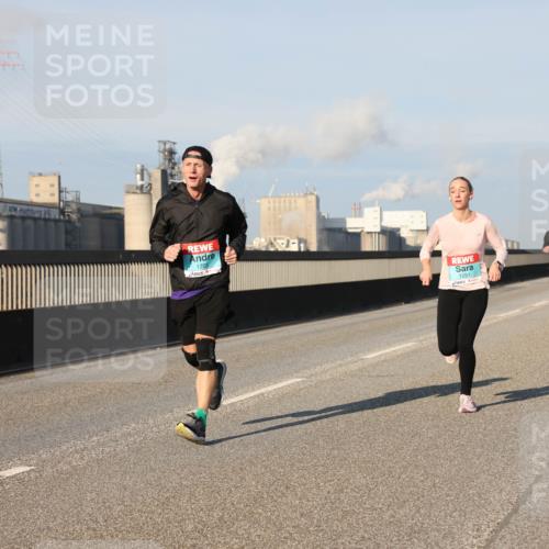 03.10.2025 - Köhlbrandbrückenlauf Lena Gebhardt http://msf.ph/oto/9113068 03.10.2025 09:42:39 Position 2 1703, 1251 meine-sportfotos.de