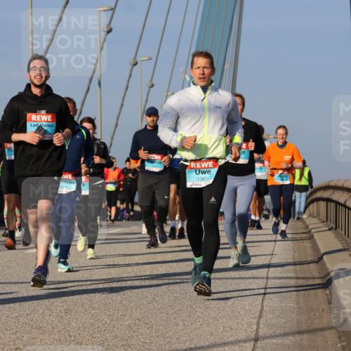 03.10.2025 - Köhlbrandbrückenlauf Strokosch-Dieckow http://msf.ph/oto/9113083 03.10.2025 09:47:03 Position 2 1227, 1805, 1367 meine-sportfotos.de