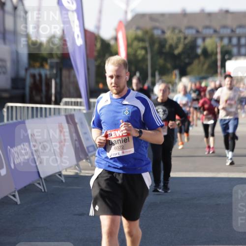 03.10.2025 - Köhlbrandbrückenlauf Jannik Wohlers http://msf.ph/oto/9113093 03.10.2025 13:31:39 Ziel 5057, 5065, 5171, 5222, 5425, 6072, 6103, 6297 meine-sportfotos.de