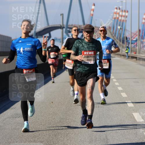 03.10.2025 - Köhlbrandbrückenlauf Strokosch-Dieckow http://msf.ph/oto/9113098 03.10.2025 12:42:55 Position 3 6410, 4001, 6480 meine-sportfotos.de