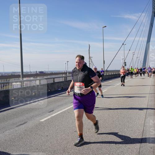 03.10.2025 - Köhlbrandbrückenlauf Michael Burmester http://msf.ph/oto/9113115 03.10.2025 12:55:00 Position 2 5493 meine-sportfotos.de