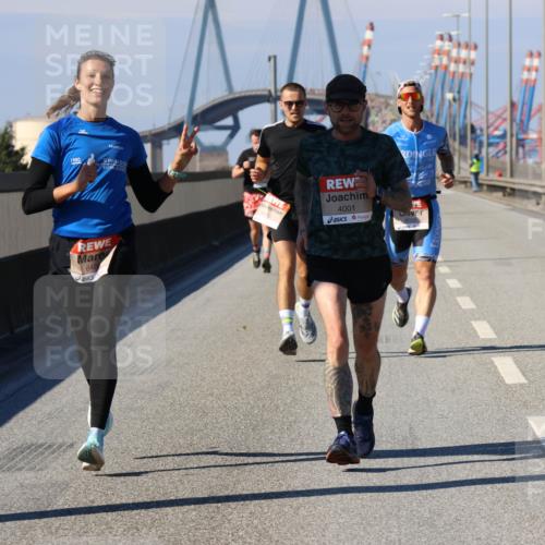 03.10.2025 - Köhlbrandbrückenlauf Strokosch-Dieckow http://msf.ph/oto/9113118 03.10.2025 12:42:56 Position 3 1980, 4001, 648 meine-sportfotos.de