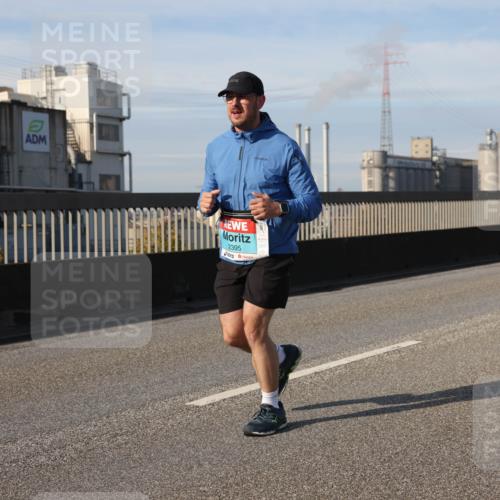 03.10.2025 - Köhlbrandbrückenlauf Lena Gebhardt http://msf.ph/oto/9113119 03.10.2025 10:16:50 Position 2 2395 meine-sportfotos.de