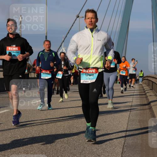 03.10.2025 - Köhlbrandbrückenlauf Strokosch-Dieckow http://msf.ph/oto/9113127 03.10.2025 09:47:06 Position 2 1805, 1367 meine-sportfotos.de
