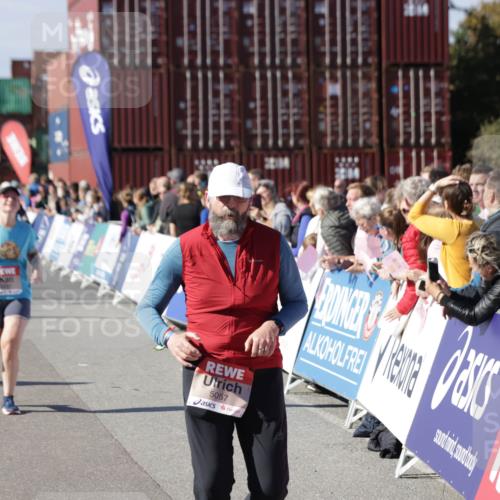 03.10.2025 - Köhlbrandbrückenlauf Jannik Wohlers http://msf.ph/oto/9113136 03.10.2025 13:31:42 Ziel 4415, 4416, 5057, 5065, 5171, 5222, 6072, 6103, 6297 meine-sportfotos.de