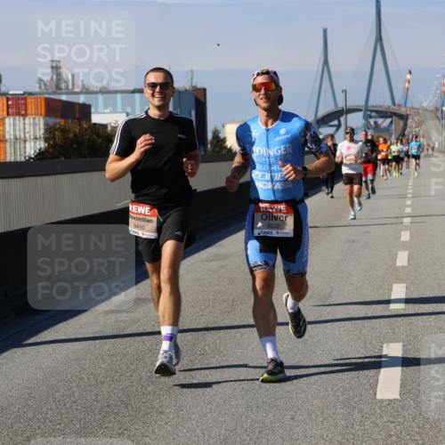 03.10.2025 - Köhlbrandbrückenlauf Strokosch-Dieckow http://msf.ph/oto/9113146 03.10.2025 12:43:00 Position 3 6410, 4028 meine-sportfotos.de