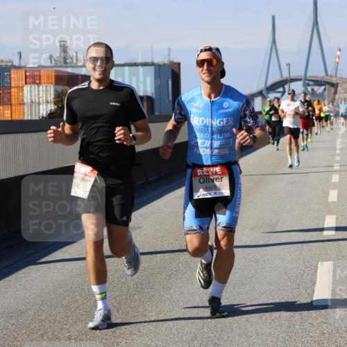 03.10.2025 - Köhlbrandbrückenlauf Strokosch-Dieckow http://msf.ph/oto/9113181 03.10.2025 12:43:00 Position 3 410, 4028 meine-sportfotos.de