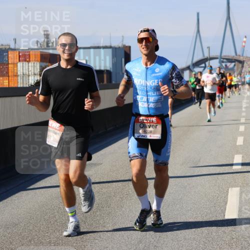 03.10.2025 - Köhlbrandbrückenlauf Strokosch-Dieckow http://msf.ph/oto/9113188 03.10.2025 12:43:00 Position 3 10, 4028 meine-sportfotos.de