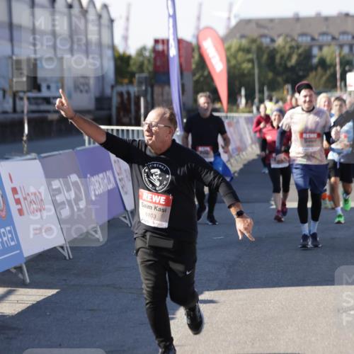 03.10.2025 - Köhlbrandbrückenlauf Jannik Wohlers http://msf.ph/oto/9113190 03.10.2025 13:31:44 Ziel 4415, 4416, 5057, 5171, 5463, 5817, 6072, 6103, 6297, 6452 meine-sportfotos.de