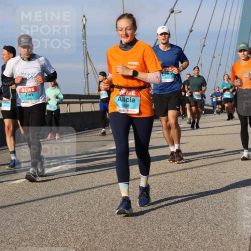 03.10.2025 - Köhlbrandbrückenlauf Strokosch-Dieckow http://msf.ph/oto/9113191 03.10.2025 09:47:12 Position 2 3653, 1491, 1858 meine-sportfotos.de