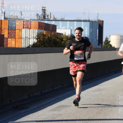 03.10.2025 - Köhlbrandbrückenlauf Strokosch-Dieckow http://msf.ph/oto/9113192 03.10.2025 12:43:04 Position 3 6100 meine-sportfotos.de