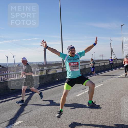 03.10.2025 - Köhlbrandbrückenlauf Michael Burmester http://msf.ph/oto/9113193 03.10.2025 12:55:02 Position 2 5506 meine-sportfotos.de