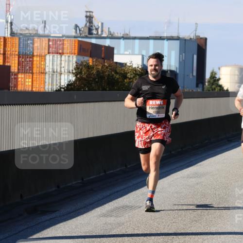 03.10.2025 - Köhlbrandbrückenlauf Strokosch-Dieckow http://msf.ph/oto/9113197 03.10.2025 12:43:04 Position 3 6100, 5966 meine-sportfotos.de