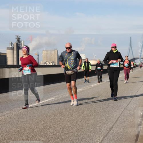 03.10.2025 - Köhlbrandbrückenlauf Lena Gebhardt http://msf.ph/oto/9113199 03.10.2025 10:16:52 Position 2 3284, 2394 meine-sportfotos.de