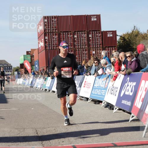 03.10.2025 - Köhlbrandbrückenlauf Jannik Wohlers http://msf.ph/oto/9113218 03.10.2025 13:01:11 Ziel 4039, 4140, 4425, 4737, 5779, 6614 meine-sportfotos.de
