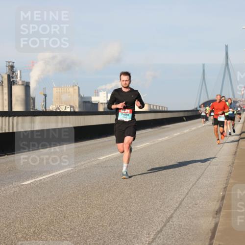 03.10.2025 - Köhlbrandbrückenlauf Lena Gebhardt http://msf.ph/oto/9113219 03.10.2025 09:42:42 Position 2 1068 meine-sportfotos.de