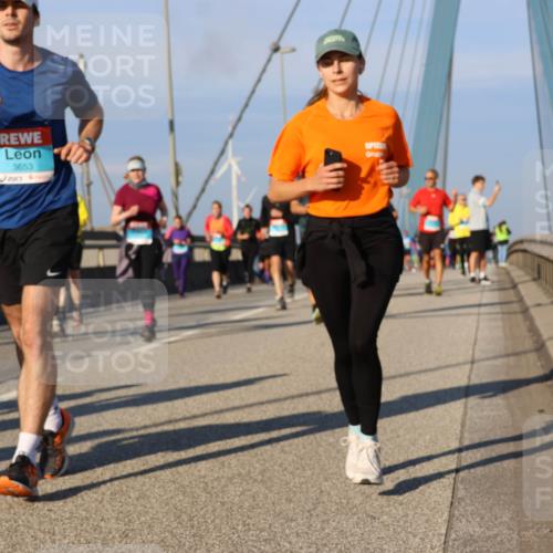 03.10.2025 - Köhlbrandbrückenlauf Strokosch-Dieckow http://msf.ph/oto/9113223 03.10.2025 09:47:13 Position 2 3653 meine-sportfotos.de