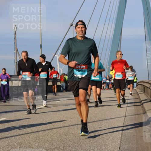 03.10.2025 - Köhlbrandbrückenlauf Strokosch-Dieckow http://msf.ph/oto/9113228 03.10.2025 09:47:16 Position 2 1501 meine-sportfotos.de