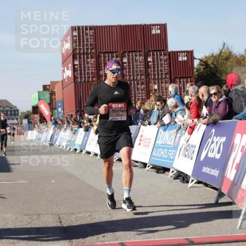 03.10.2025 - Köhlbrandbrückenlauf Jannik Wohlers http://msf.ph/oto/9113231 03.10.2025 13:01:11 Ziel 4039, 4140, 4425, 4737, 5779, 6614 meine-sportfotos.de