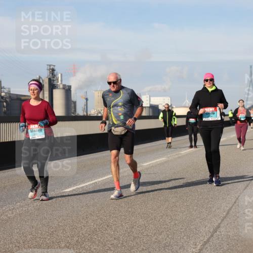 03.10.2025 - Köhlbrandbrückenlauf Lena Gebhardt http://msf.ph/oto/9113242 03.10.2025 10:16:53 Position 2 3284 meine-sportfotos.de