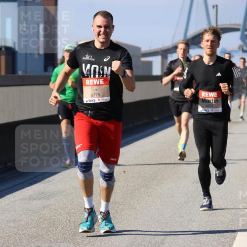 03.10.2025 - Köhlbrandbrückenlauf Strokosch-Dieckow http://msf.ph/oto/9113246 03.10.2025 12:43:08 Position 3 6778, 4233 meine-sportfotos.de