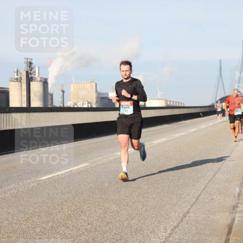 03.10.2025 - Köhlbrandbrückenlauf Lena Gebhardt http://msf.ph/oto/9113250 03.10.2025 09:42:43 Position 2 1066 meine-sportfotos.de