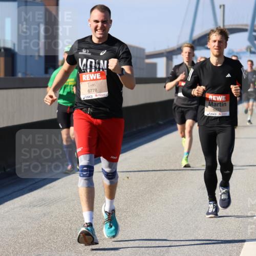 03.10.2025 - Köhlbrandbrückenlauf Strokosch-Dieckow http://msf.ph/oto/9113251 03.10.2025 12:43:08 Position 3 6778, 4233 meine-sportfotos.de