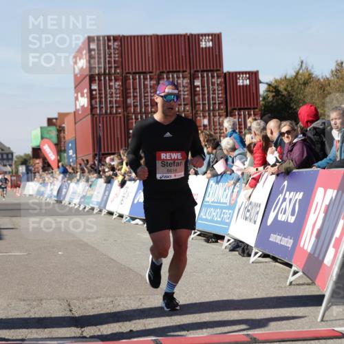 03.10.2025 - Köhlbrandbrückenlauf Jannik Wohlers http://msf.ph/oto/9113255 03.10.2025 13:01:11 Ziel 4039, 4140, 4425, 4737, 5779, 6614 meine-sportfotos.de