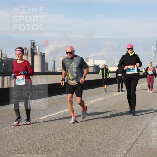03.10.2025 - Köhlbrandbrückenlauf Lena Gebhardt http://msf.ph/oto/9113257 03.10.2025 10:16:53 Position 2 3284 meine-sportfotos.de
