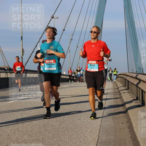 03.10.2025 - Köhlbrandbrückenlauf Strokosch-Dieckow http://msf.ph/oto/9113260 03.10.2025 09:47:18 Position 2 3321, 3200, 3201 meine-sportfotos.de
