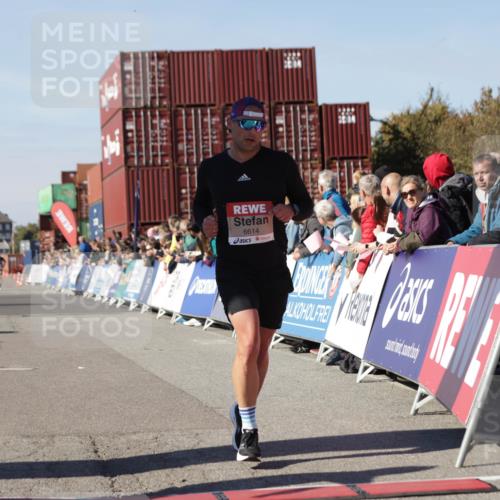03.10.2025 - Köhlbrandbrückenlauf Jannik Wohlers http://msf.ph/oto/9113262 03.10.2025 13:01:11 Ziel 4039, 4140, 4425, 4737, 5779, 6614 meine-sportfotos.de