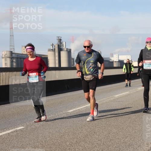 03.10.2025 - Köhlbrandbrückenlauf Lena Gebhardt http://msf.ph/oto/9113268 03.10.2025 10:16:53 Position 2 3284, 2394 meine-sportfotos.de