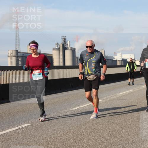 03.10.2025 - Köhlbrandbrückenlauf Lena Gebhardt http://msf.ph/oto/9113279 03.10.2025 10:16:53 Position 2 3284, 2394 meine-sportfotos.de