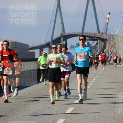 03.10.2025 - Köhlbrandbrückenlauf Strokosch-Dieckow http://msf.ph/oto/9113286 03.10.2025 12:43:15 Position 3 4078, 4123, 4594, 4114, 13 meine-sportfotos.de