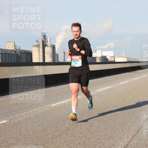 03.10.2025 - Köhlbrandbrückenlauf Lena Gebhardt http://msf.ph/oto/9113303 03.10.2025 09:42:43 Position 2 1068 meine-sportfotos.de