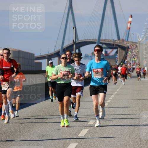 03.10.2025 - Köhlbrandbrückenlauf Strokosch-Dieckow http://msf.ph/oto/9113305 03.10.2025 12:43:15 Position 3 4078, 8, 4594, 4114 meine-sportfotos.de