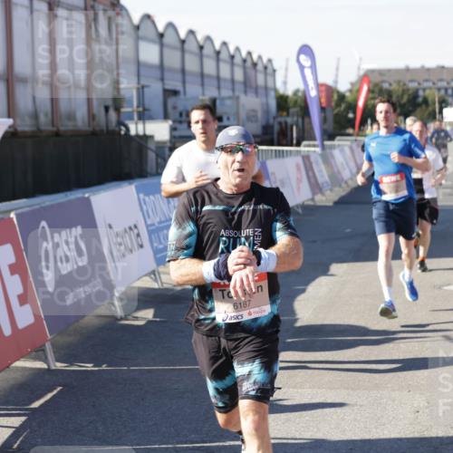 03.10.2025 - Köhlbrandbrückenlauf Jannik Wohlers http://msf.ph/oto/9113308 03.10.2025 13:01:26 Ziel 4073, 4199, 4219, 4284, 4292, 4304, 4737, 5424, 5915, 6187, 6307, 6775 meine-sportfotos.de