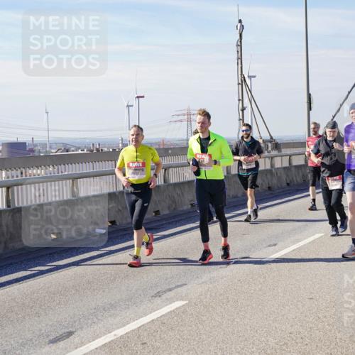 03.10.2025 - Köhlbrandbrückenlauf Michael Burmester http://msf.ph/oto/9113319 03.10.2025 12:55:08 Position 2 6211 meine-sportfotos.de