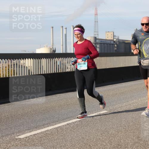 03.10.2025 - Köhlbrandbrückenlauf Lena Gebhardt http://msf.ph/oto/9113327 03.10.2025 10:16:54 Position 2 3284 meine-sportfotos.de