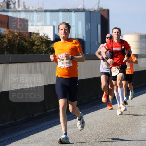03.10.2025 - Köhlbrandbrückenlauf Strokosch-Dieckow http://msf.ph/oto/9113334 03.10.2025 12:43:17 Position 3 4078, 4594, 4123 meine-sportfotos.de