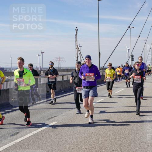 03.10.2025 - Köhlbrandbrückenlauf Michael Burmester http://msf.ph/oto/9113336 03.10.2025 12:55:10 Position 2 6211, 4750 meine-sportfotos.de