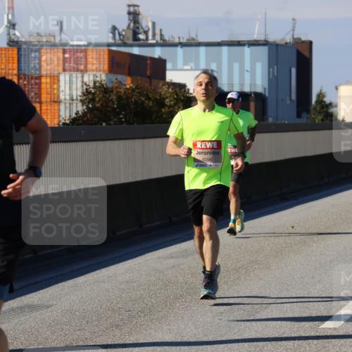 03.10.2025 - Köhlbrandbrückenlauf Strokosch-Dieckow http://msf.ph/oto/9113354 03.10.2025 12:43:23 Position 3 6762, 4096 meine-sportfotos.de