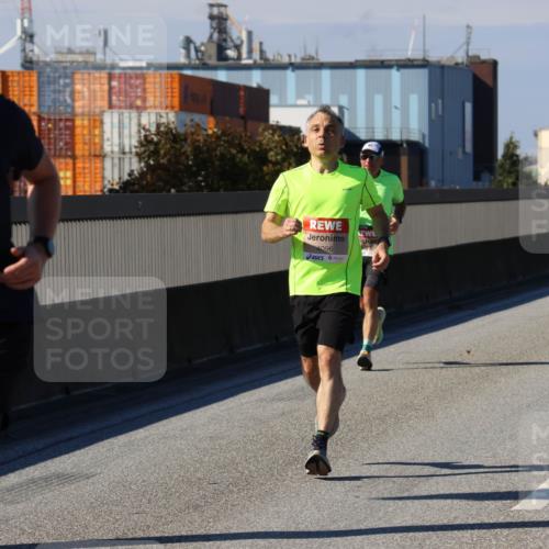03.10.2025 - Köhlbrandbrückenlauf Strokosch-Dieckow http://msf.ph/oto/9113358 03.10.2025 12:43:23 Position 3 6762, 4096 meine-sportfotos.de