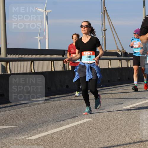03.10.2025 - Köhlbrandbrückenlauf Strokosch-Dieckow http://msf.ph/oto/9113361 03.10.2025 09:47:31 Position 2 1331, 1921 meine-sportfotos.de