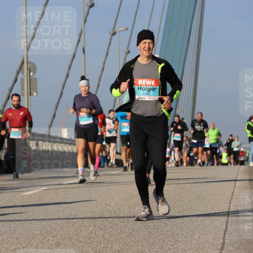 03.10.2025 - Köhlbrandbrückenlauf Strokosch-Dieckow http://msf.ph/oto/9113365 03.10.2025 09:47:34 Position 2 210, 1192 meine-sportfotos.de