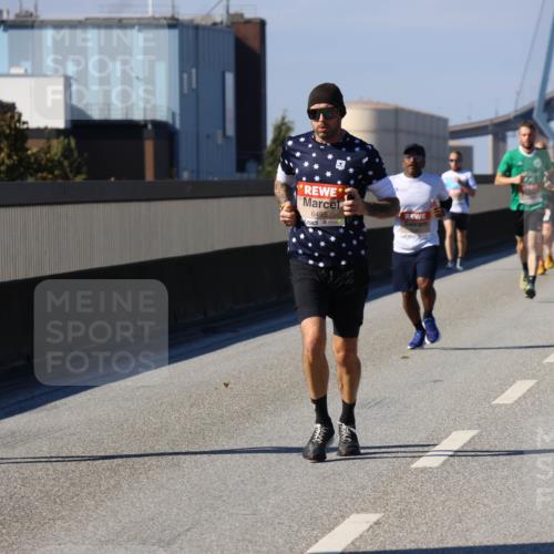 03.10.2025 - Köhlbrandbrückenlauf Strokosch-Dieckow http://msf.ph/oto/9113369 03.10.2025 12:43:25 Position 3 5957, 6495 meine-sportfotos.de