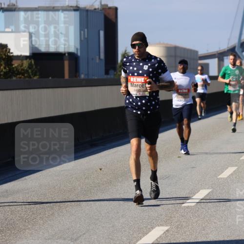 03.10.2025 - Köhlbrandbrückenlauf Strokosch-Dieckow http://msf.ph/oto/9113373 03.10.2025 12:43:25 Position 3 5957, 6495 meine-sportfotos.de