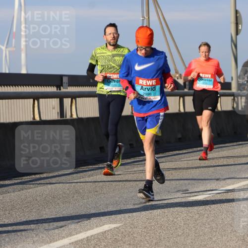 03.10.2025 - Köhlbrandbrückenlauf Strokosch-Dieckow http://msf.ph/oto/9113384 03.10.2025 09:47:36 Position 2 1520, 2996, 3210 meine-sportfotos.de