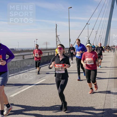 03.10.2025 - Köhlbrandbrückenlauf Michael Burmester http://msf.ph/oto/9113386 03.10.2025 12:55:12 Position 2 6475, 4752, 5855 meine-sportfotos.de