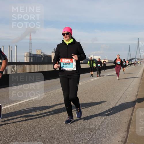 03.10.2025 - Köhlbrandbrückenlauf Lena Gebhardt http://msf.ph/oto/9113389 03.10.2025 10:16:55 Position 2 2394 meine-sportfotos.de